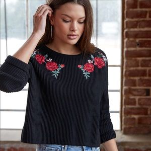 NWT Rose Embroidered Cable Knit Sweater LA Hearts